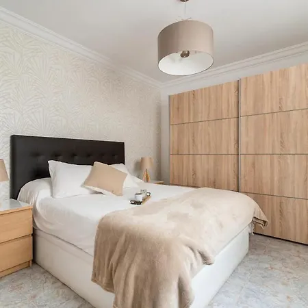 Deluxe House *