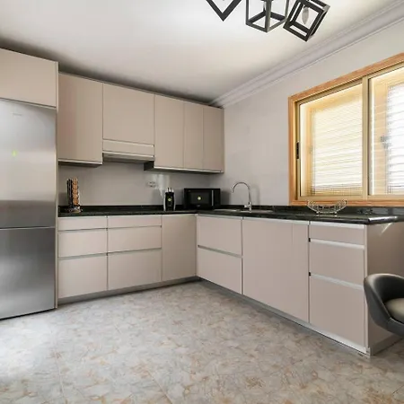 Дом отдыха Deluxe House Меленара